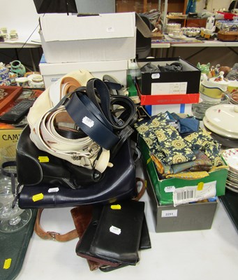 Lot 2251 - Assorted ladies shoes, handbags and purses,...