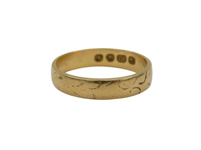 Lot 347 - An 18ct gold wedding band, of heart engraved...