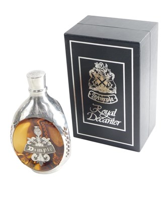 Lot 399 - A bottle of Dimple Royal Decanter Deluxe...