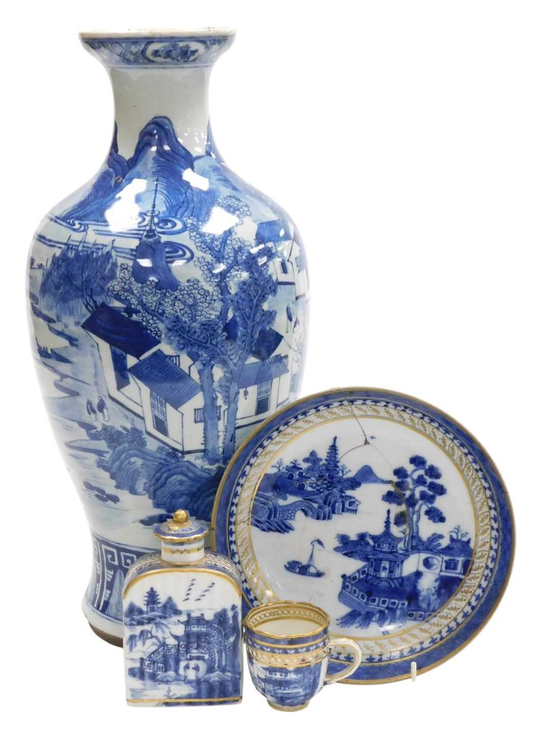 Lot 39 - A group of Qing dynasty late 18thC porcelain...