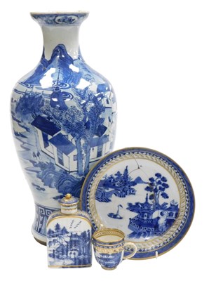 Lot 39 - A group of Qing dynasty late 18thC porcelain...