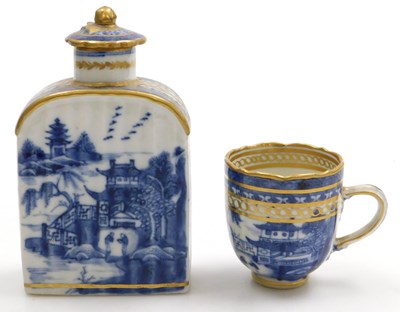 Lot 39 - A group of Qing dynasty late 18thC porcelain...