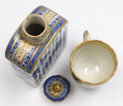 Lot 39 - A group of Qing dynasty late 18thC porcelain...