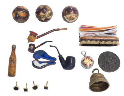 Lot 726 - Smoking Interest. Comprising two novelty pipes,...