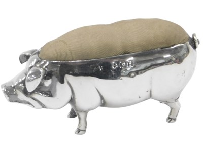 Lot 252 - A George V silver novelty pig pin cushion,...