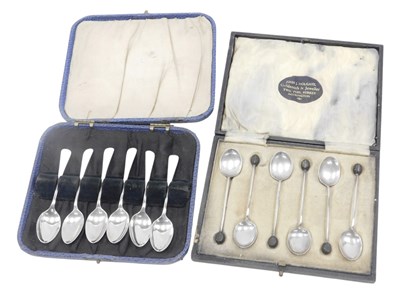 Lot 758 - A set of five silver coffee spoons and a...