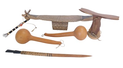 Lot 796 - A quantity of tribal items, to include a...