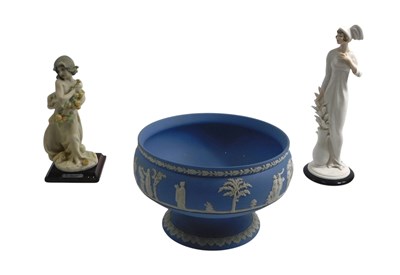Lot 818 - A Florence composition Art Deco style figure,...
