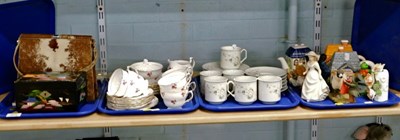 Lot 2012 - A quantity of items, to include a Porcelainosa...