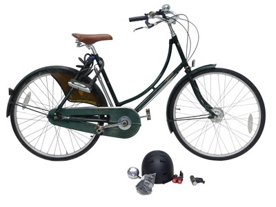 Lot 912 - A Pashley bicycle, in green, with some...