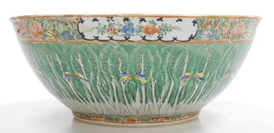 Lot 46 - A Qing dynasty late 18thC clobbered blue and...