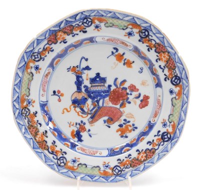 Lot 46 - A Qing dynasty late 18thC clobbered blue and...