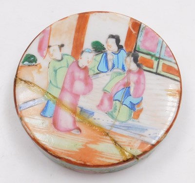 Lot 47 - A Qing dynasty late 19thC Cantonese famille...