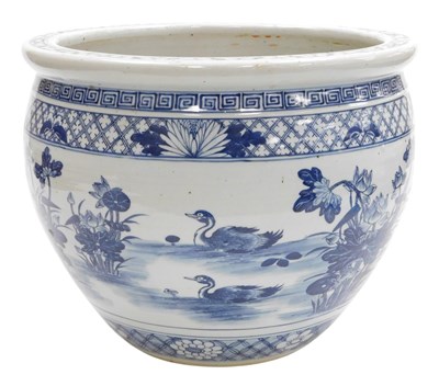 Lot 60 - A Qing dynasty late 19thC blue and white...