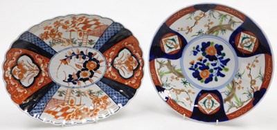 Lot 66 - A group of Japanese imari dishes, Meiji period...