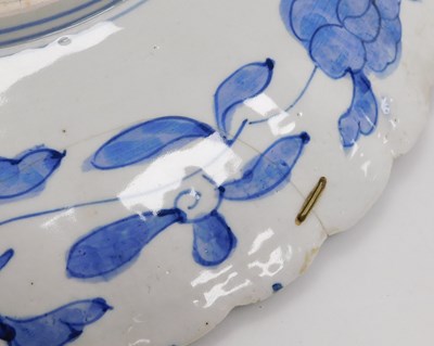 Lot 66 - A group of Japanese imari dishes, Meiji period...