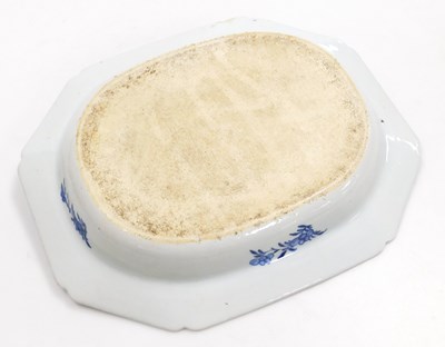 Lot 76 - A Qing dynasty 19thC blue and white porcelain...