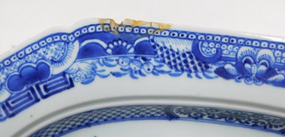 Lot 76 - A Qing dynasty 19thC blue and white porcelain...