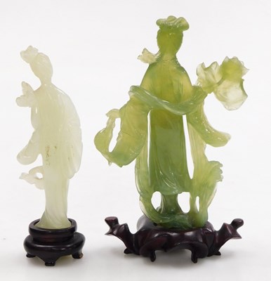 Lot 77 - A 20thC Chinese jade figure of Guanyin,...