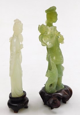 Lot 77 - A 20thC Chinese jade figure of Guanyin,...