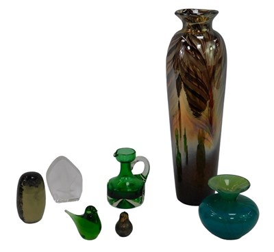 Lot 62 - A group of glassware, to include an owl...