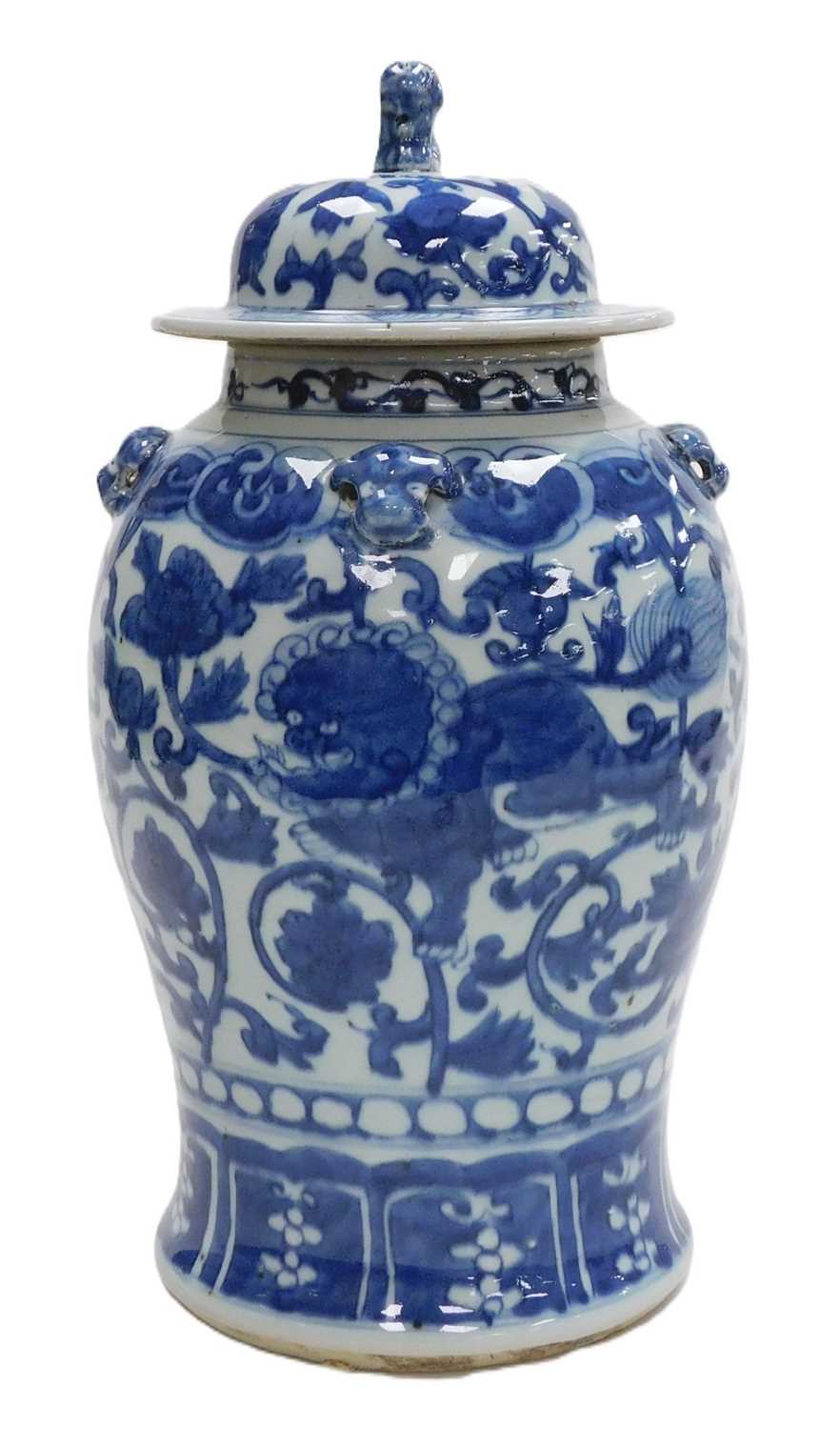 Lot 84 - A Qing dynasty 19thC blue and white porcelain...