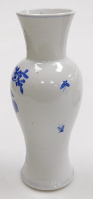 Lot 85 - A group of 18thC and later Chinese porcelain,...