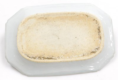 Lot 85 - A group of 18thC and later Chinese porcelain,...