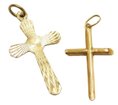 Lot 226 - A 9ct gold pendant cross, 1.1g, and a further...