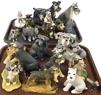 Lot 189 - A group of pottery and resin figures of...