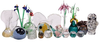 Lot 192 - A group of glassware, to include a Langham...
