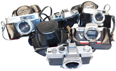 Lot 372 - A collection of Minolta cameras, to include XG-...