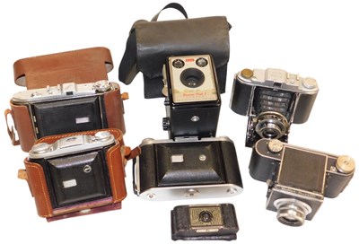 Lot 380 - A collection of vintage cameras, to include a...