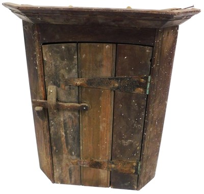 Lot 531 - A 19thC pine and elm hanging corner...