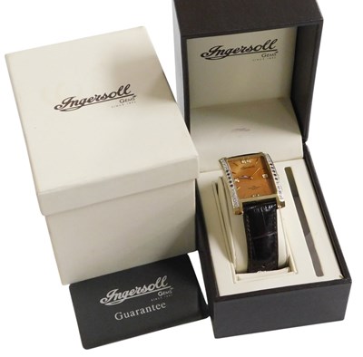 Lot 564 - An Ingersoll 100 metre water resistant quartz...