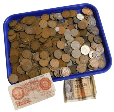 Lot 575 - Pre-decimal coinage, being mainly pennies, and...