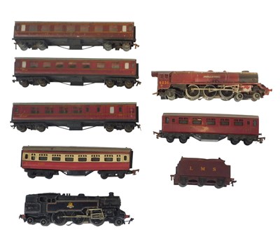 Lot 328 - Hornby Dublo three rail locomotives and...