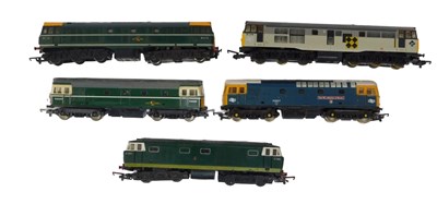Lot 379 - Hornby and Lima OO gauge...