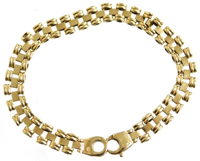 Lot 69 - A 9ct gold panther link bracelet, on a double...