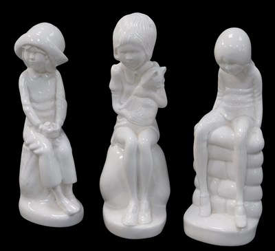 Lot 272 - A set of three Spode by Pauline Shone white...