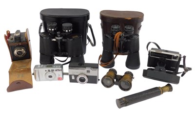 Lot 289 - A group of cameras and other optical related...