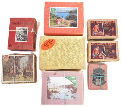 Lot 337 - A group of vintage jigsaw puzzles, including...