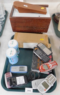 Lot 2044 - Electronics and a shoe cleaning box,...