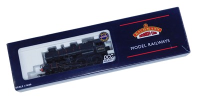 Lot 422 - A Bachmann Branchline OO gauge Ivatt class 4...