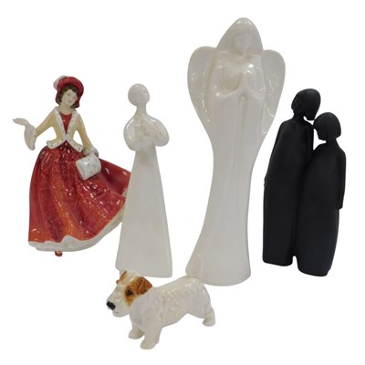 Lot 376 - A group of Royal Doulton porcelain...
