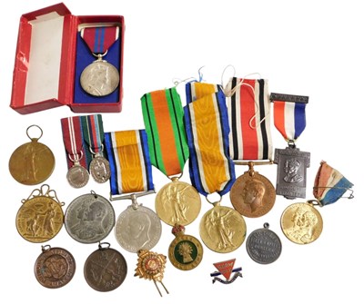 Lot 558 - A group of medals and medallions, including...