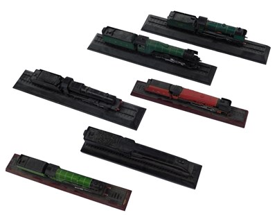 Lot 476 - Static OO gauge models of locomotives,...