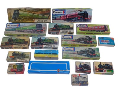 Lot 488 - Various Airfix Kitmaster and Peco OO gauge...