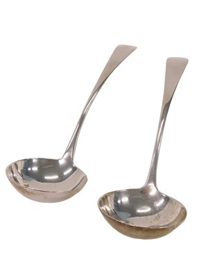 Lot 103 - A pair of Irish George III silver fiddle...