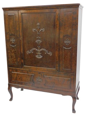 Lot 561 - An early 20thC walnut compactum, the central...